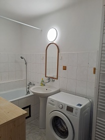 Chalupa s baz�nem - Lipensk� jezero - ji�n� �echy