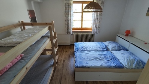 Chalupa s baznem - Lipensk jezero - jin echy