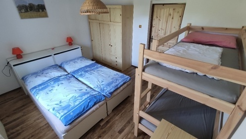 Chalupa s baznem - Lipensk jezero - jin echy