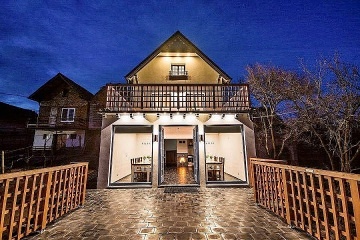 Chalupa a vinn� sklep Slov�cko - Kyjovsk� stezka