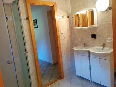 Roubenka s v��ivkou - podh��� Javorn�k� a Beskyd