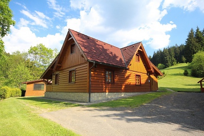 Roubenka s v��ivkou - podh��� Javorn�k� a Beskyd