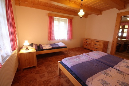 Roubenka s v��ivkou - podh��� Javorn�k� a Beskyd