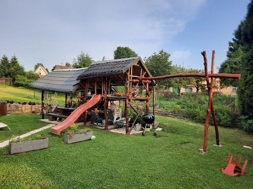 Chalupa s baz�nem - v�hled na Sn�ku - Krkono�e