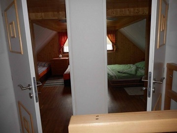 Chata u lesa �esk� r�j - hrad Trosky - Vald�tejn