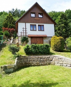 Chata u lesa �esk� r�j - hrad Trosky - Vald�tejn