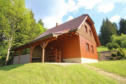 Rodinn� chalupa v��ivka a baz�n - Vset�nsk� Be�va