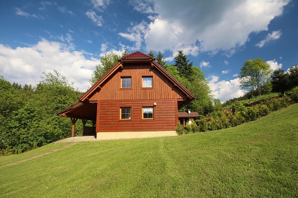 Rodinn� chalupa v��ivka a baz�n - Vset�nsk� Be�va