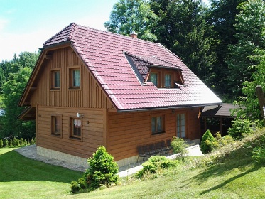 Rodinn� chalupa v��ivka a baz�n - Vset�nsk� Be�va