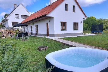 Chalupa s v��ivkou - T�ebo�sko - Jind�ich�v Hradec