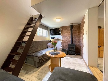 Chata s baznem - Hostnsk vrchy - ZOO Len