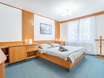 Chata s baznem - Hostnsk vrchy - ZOO Len