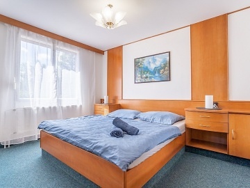 Chata s baznem - Hostnsk vrchy - ZOO Len