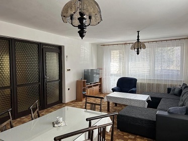 Chata s baz�nem - u p�ehrady na Horn� Be�v�