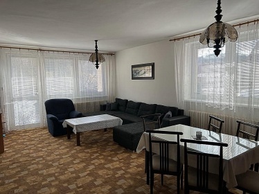 Chata s baz�nem - u p�ehrady na Horn� Be�v�