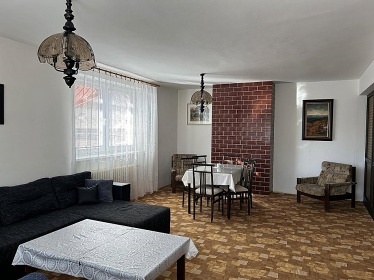 Chata s baz�nem - u p�ehrady na Horn� Be�v�