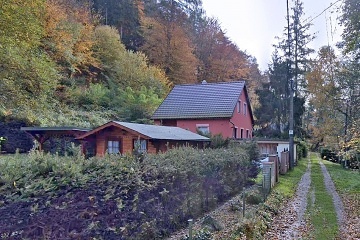 Chata u �eky S�zava - hrad �esk� �ternberk