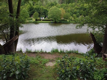 Chata u �eky S�zava - hrad �esk� �ternberk