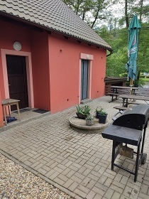 Chata u �eky S�zava - hrad �esk� �ternberk