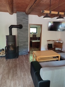 Chata u �eky S�zava - hrad �esk� �ternberk