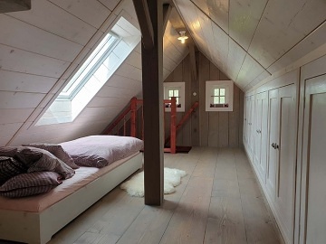 Roubenka s baz�nem - hrad Bezd�z a hrad Houska