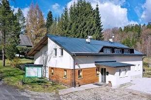 Nov� objekt: Chata baz�n a sauna - Lu�ick� hory - Tol�tejn 10C-095