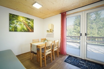 2 Chaty a baz�n - Lu�ick� hory - �esk� �v�carsko