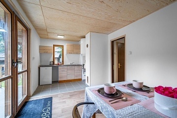 2 Chaty a baz�n - Lu�ick� hory - �esk� �v�carsko