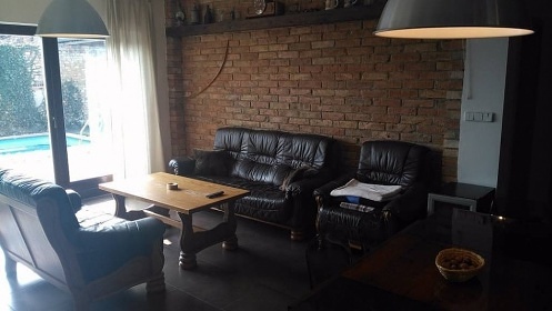 Chalupa s baz�nem a vinn� sklep - ji�n� Morava