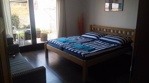 Chalupa s bazénem a vinný sklep - Čejkovice