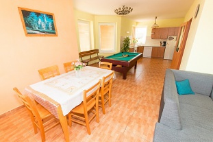 Chalupa s bazénem a saunou - Lipenská přehrada