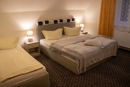 Chalupa a baz�n - �esk� �v�carsko - hrad �aun�tejn