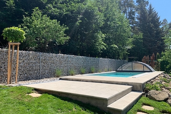 Chalupa s baz�nem - u Slapsk� p�ehrady