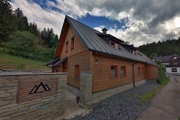 Valašská chalupa - Pluskovec - přehrada Karolinka