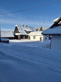 Vala�sk� chalupa - Pluskovec - p�ehrada Karolinka