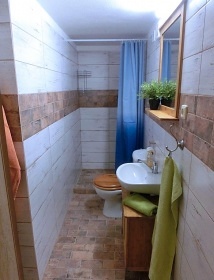 Chalupa a vinn� sklep - Hodon�nsko - CHKO P�lava