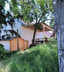 Chalupa a vinn� sklep - Hodon�nsko - CHKO P�lava