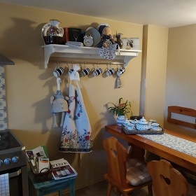 Chalupa a vinn� sklep - Hodon�nsko - CHKO P�lava