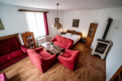 Chalupa CHKO �umava - hrad a z�mek Velhartice