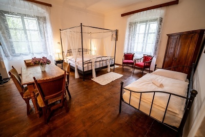 Chalupa CHKO �umava - hrad a z�mek Velhartice