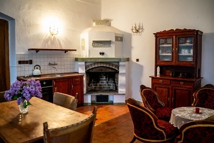 Chalupa CHKO �umava - hrad a z�mek Velhartice