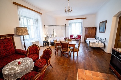 Chalupa CHKO �umava - hrad a z�mek Velhartice