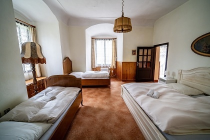 Chalupa CHKO �umava - hrad a z�mek Velhartice