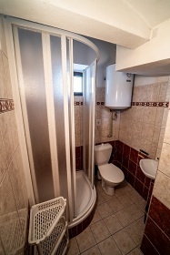 Chalupa CHKO �umava - hrad a z�mek Velhartice