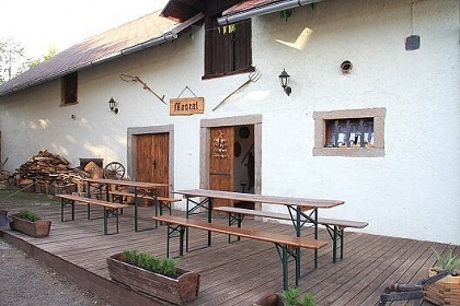 Chalupa CHKO �umava - hrad a z�mek Velhartice