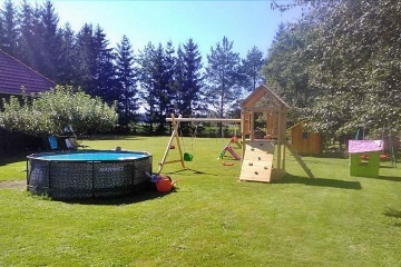 Rodinn� chalupa s baz�nem - Ho�ej�� Chalupy