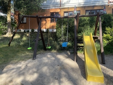 Chaty u M�chova jezera - Born� a hrad Bezd�z