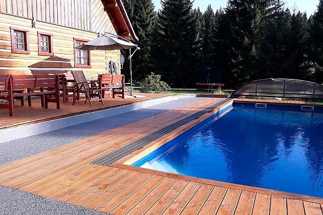 Rouben� chalupa s baz�nem - Anensk� �dol�