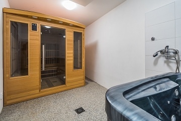 Wellness chalupa Strmilov - sauny, vířivka