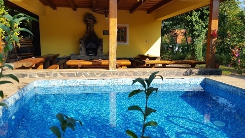 Chata s bazénem a wellness - Štiavnické vrchy